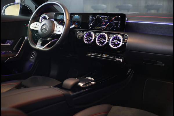 Mercedes-Benz CLA-Klasse 250 e AMG Line / AUT / Digital Cockpit / Cruise Control / Sfeerverlichting / Camera / Pano