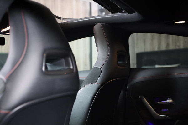 Mercedes-Benz CLA-Klasse 250 e AMG Line / AUT / Digital Cockpit / Cruise Control / Sfeerverlichting / Camera / Pano
