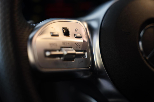 Mercedes-Benz CLA-Klasse 250 e AMG Line / AUT / Digital Cockpit / Cruise Control / Sfeerverlichting / Camera / Pano