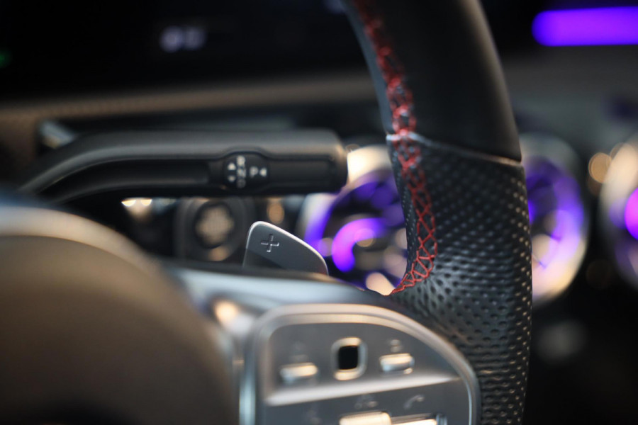 Mercedes-Benz CLA-Klasse 250 e AMG Line / AUT / Digital Cockpit / Cruise Control / Sfeerverlichting / Camera / Pano