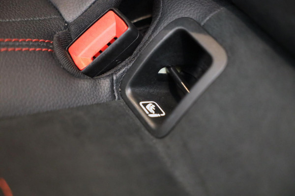 Mercedes-Benz CLA-Klasse 250 e AMG Line / AUT / Digital Cockpit / Cruise Control / Sfeerverlichting / Camera / Pano