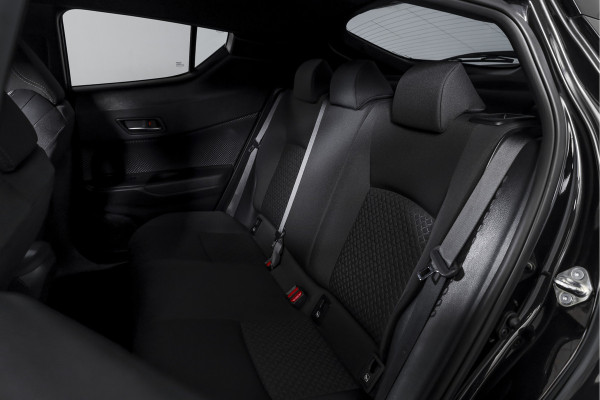 Toyota C-HR 2.0 Hybrid Dynamic | Adapt. Cruise | Stoel-+Stuurverw. | PDC | Camera | NAV+App. Connect | ECC | Afn. Trekhaak | LM 18" |