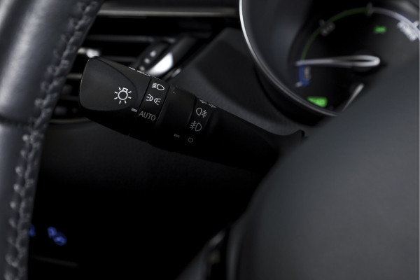 Toyota C-HR 2.0 Hybrid Dynamic | Adapt. Cruise | Stoel-+Stuurverw. | PDC | Camera | NAV+App. Connect | ECC | Afn. Trekhaak | LM 18" |