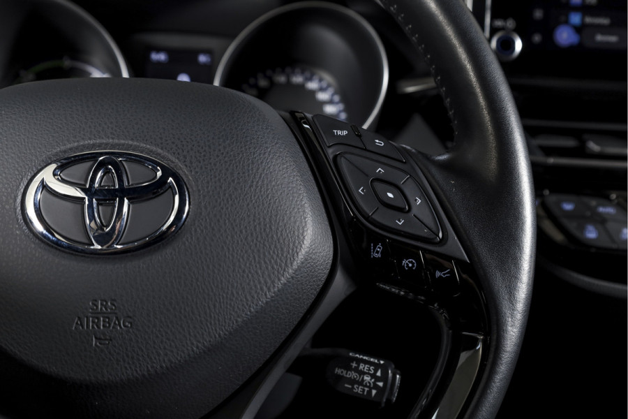 Toyota C-HR 2.0 Hybrid Dynamic | Adapt. Cruise | Stoel-+Stuurverw. | PDC | Camera | NAV+App. Connect | ECC | Afn. Trekhaak | LM 18" |