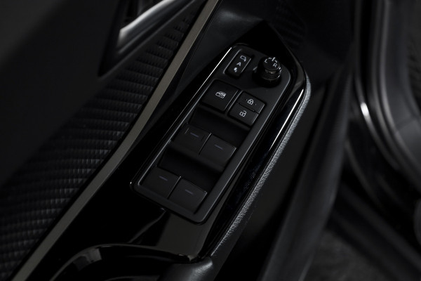 Toyota C-HR 2.0 Hybrid Dynamic | Adapt. Cruise | Stoel-+Stuurverw. | PDC | Camera | NAV+App. Connect | ECC | Afn. Trekhaak | LM 18" |