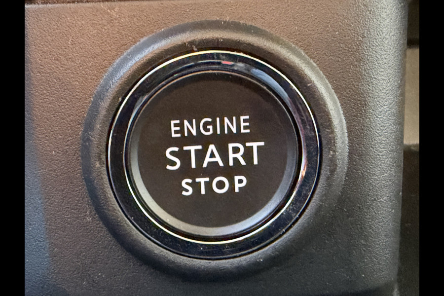 Peugeot e-Expert DC 75 kWh (Stoelverwarming - 2x Schuifdeuren - Keyless Entry - Laadruimte betimmering - Automatische Airco - Navigatie - Parkeer