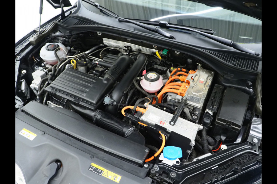 Škoda Superb Combi 1.4 TSI iV Laurin & Klement | Canton | Leder | Camera | Keyless | Adaptive Cruise | Virtual | Memory | Carplay