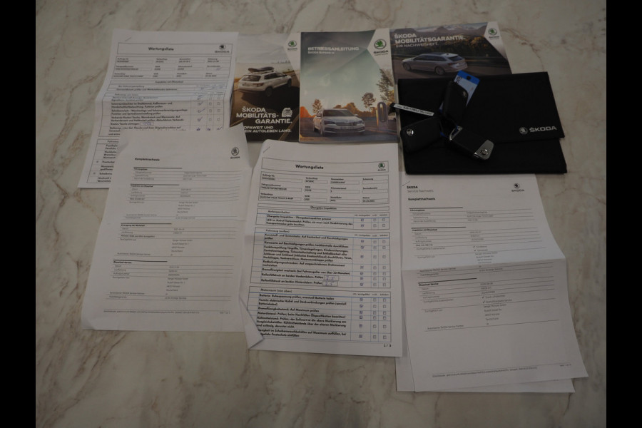 Škoda Superb Combi 1.4 TSI iV Laurin & Klement | Canton | Leder | Camera | Keyless | Adaptive Cruise | Virtual | Memory | Carplay