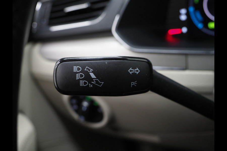 Škoda Superb Combi 1.4 TSI iV Laurin & Klement | Canton | Leder | Camera | Keyless | Adaptive Cruise | Virtual | Memory | Carplay