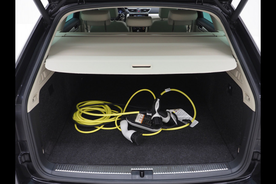 Škoda Superb Combi 1.4 TSI iV Laurin & Klement | Canton | Leder | Camera | Keyless | Adaptive Cruise | Virtual | Memory | Carplay