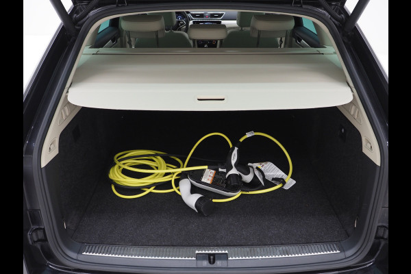 Škoda Superb Combi 1.4 TSI iV Laurin & Klement | Canton | Leder | Camera | Keyless | Adaptive Cruise | Virtual | Memory | Carplay