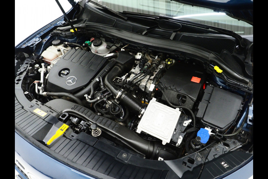 Mercedes-Benz GLA 250 e Progressive | Panoramadak | Trekhaak | Leder | Camera | Keyless | Adaptive Cruise | Sfeerlicht