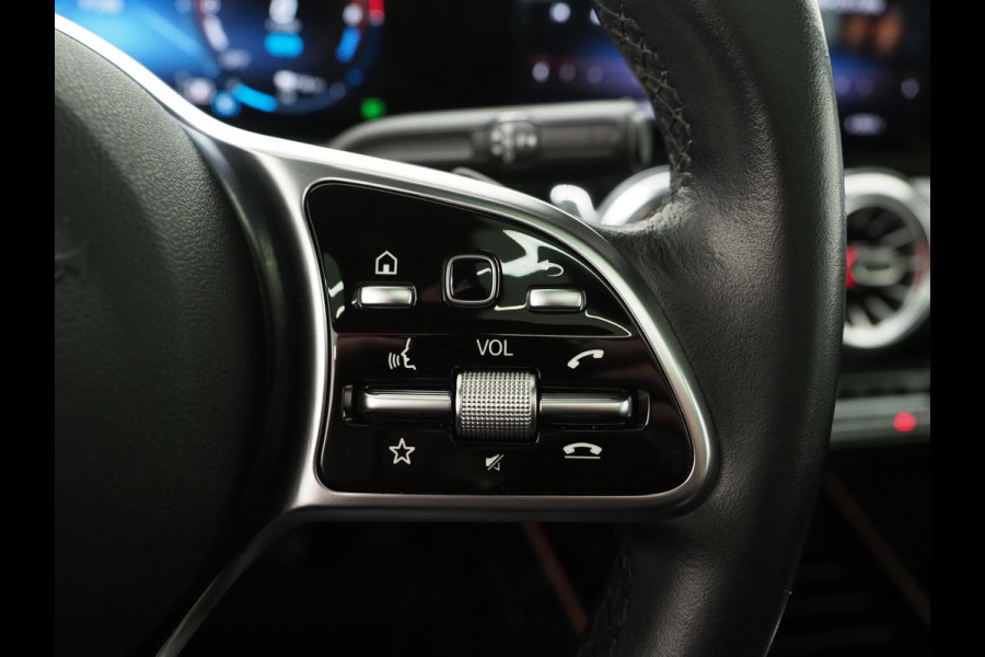 Mercedes-Benz GLA 250 e Progressive | Panoramadak | Trekhaak | Leder | Camera | Keyless | Adaptive Cruise | Sfeerlicht