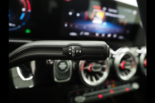 Mercedes-Benz GLA 250 e Progressive | Panoramadak | Trekhaak | Leder | Camera | Keyless | Adaptive Cruise | Sfeerlicht