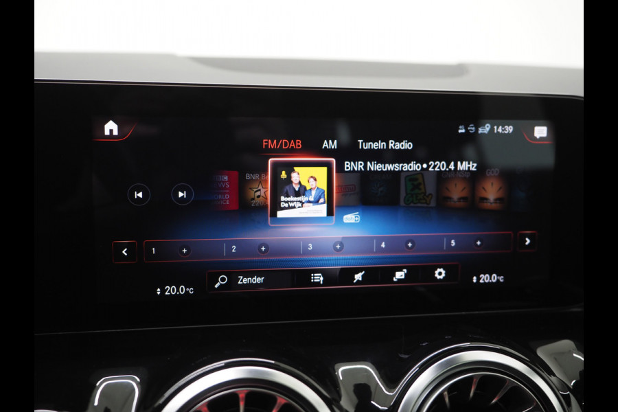 Mercedes-Benz GLA 250 e Progressive | Panoramadak | Trekhaak | Leder | Camera | Keyless | Adaptive Cruise | Sfeerlicht