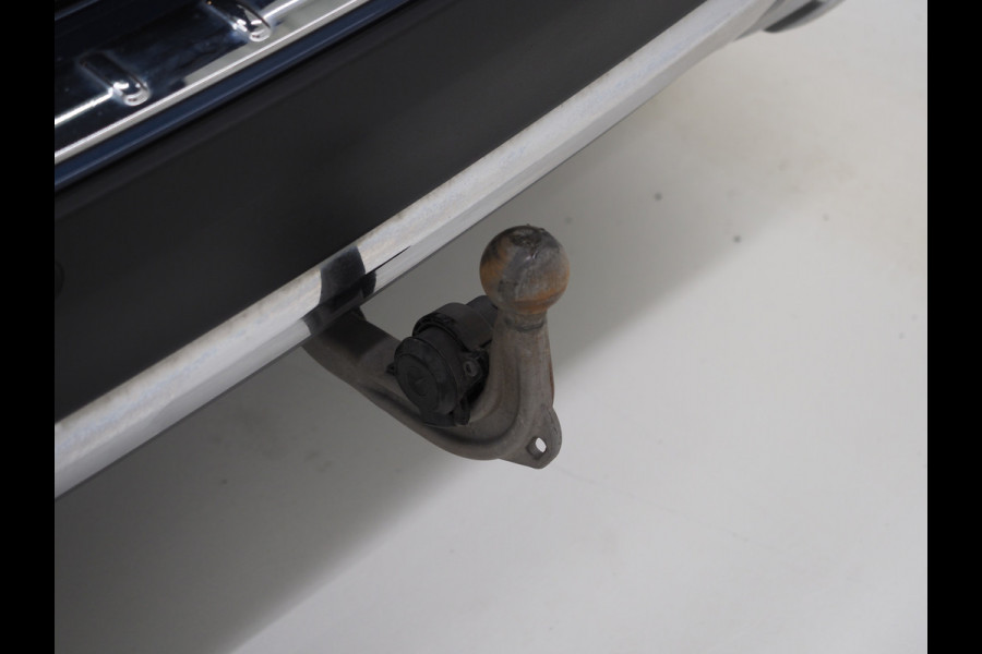 Mercedes-Benz GLA 250 e Progressive | Panoramadak | Trekhaak | Leder | Camera | Keyless | Adaptive Cruise | Sfeerlicht