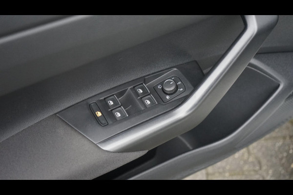 Volkswagen Polo 1.0 TSI 3x R-Line 110PK AUTOMAAT-ACC-CAMERA-CARPLAY-DAB-GROOT NAVI-IQ LIGHT-KEYLESS-VIRTUEEL