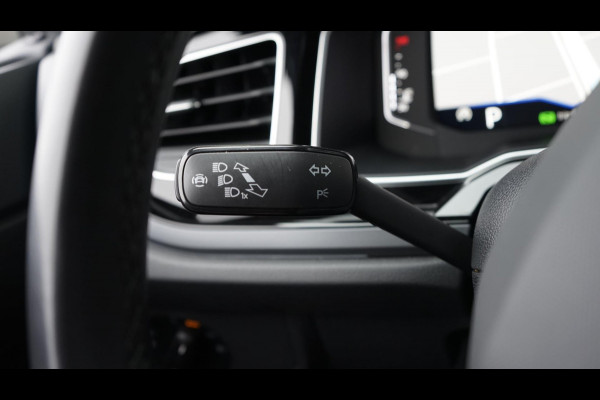 Volkswagen Polo 1.0 TSI 3x R-Line 110PK AUTOMAAT-ACC-CAMERA-CARPLAY-DAB-GROOT NAVI-IQ LIGHT-KEYLESS-VIRTUEEL