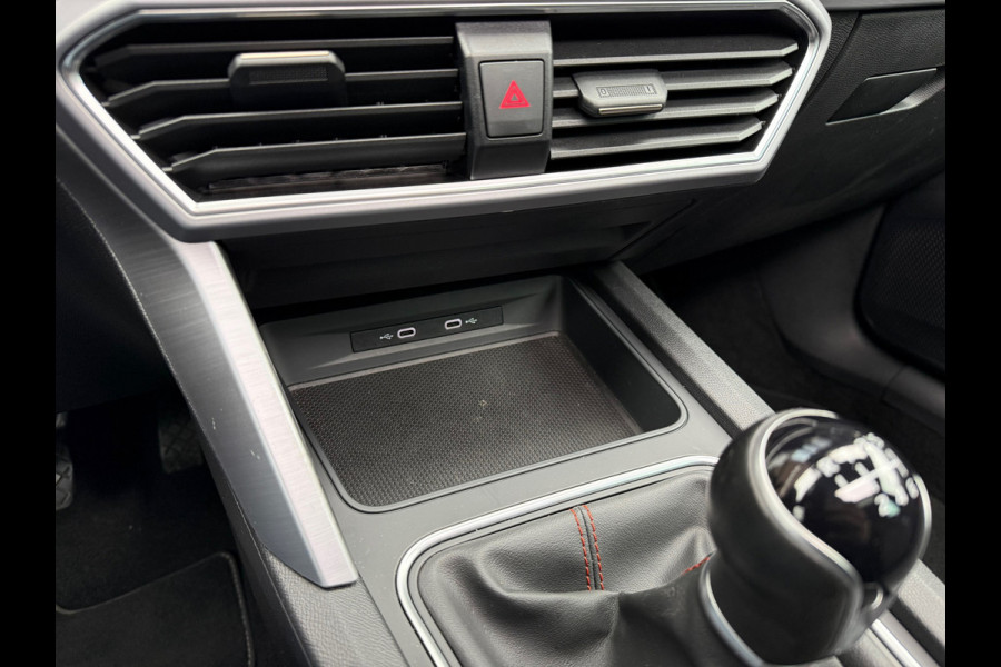 Seat Leon 1.5 TSI FR Launch Edition - Navi - Pano/schuifdak - Parkeerhulp - Org.NL