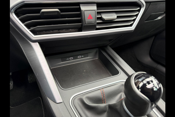 Seat Leon 1.5 TSI FR Launch Edition - Navi - Pano/schuifdak - Parkeerhulp - Org.NL