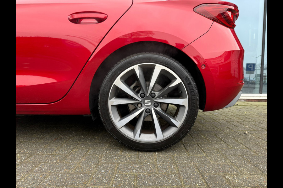 Seat Leon 1.5 TSI FR Launch Edition - Navi - Pano/schuifdak - Parkeerhulp - Org.NL