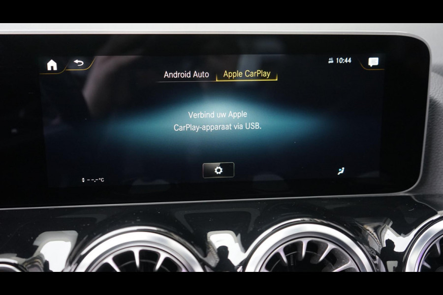 Mercedes-Benz GLA 250 4MATIC AMG NIGHT AUTOMAAT-360 CAMERA-AMBIANCE-BURMESTER-KEYLESS-NAVIGATIE-PANO-WINTER-Etc.