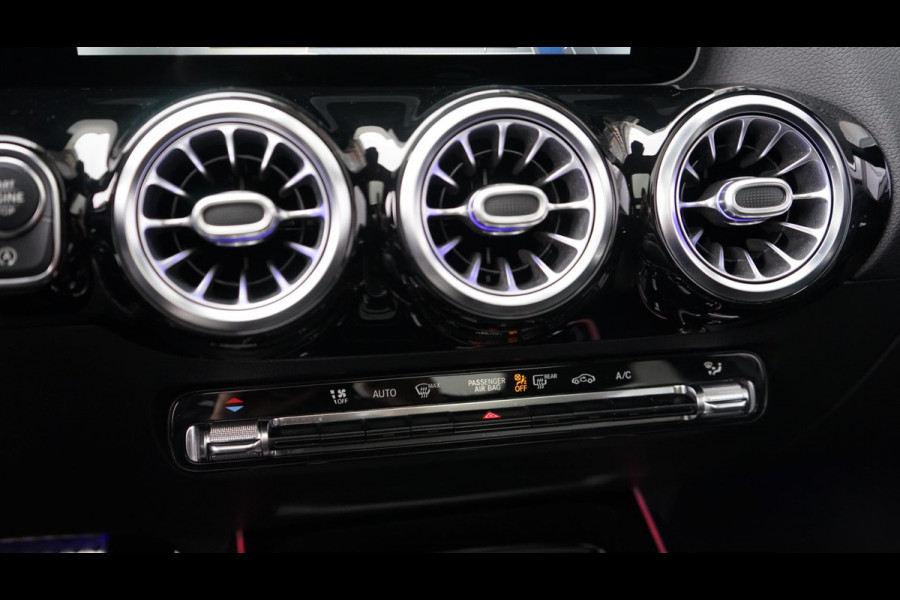 Mercedes-Benz GLA 250 4MATIC AMG NIGHT AUTOMAAT-360 CAMERA-AMBIANCE-BURMESTER-KEYLESS-NAVIGATIE-PANO-WINTER-Etc.