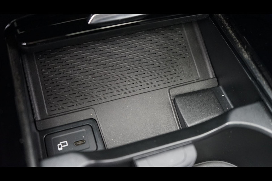 Mercedes-Benz GLA 250 4MATIC AMG NIGHT AUTOMAAT-360 CAMERA-AMBIANCE-BURMESTER-KEYLESS-NAVIGATIE-PANO-WINTER-Etc.