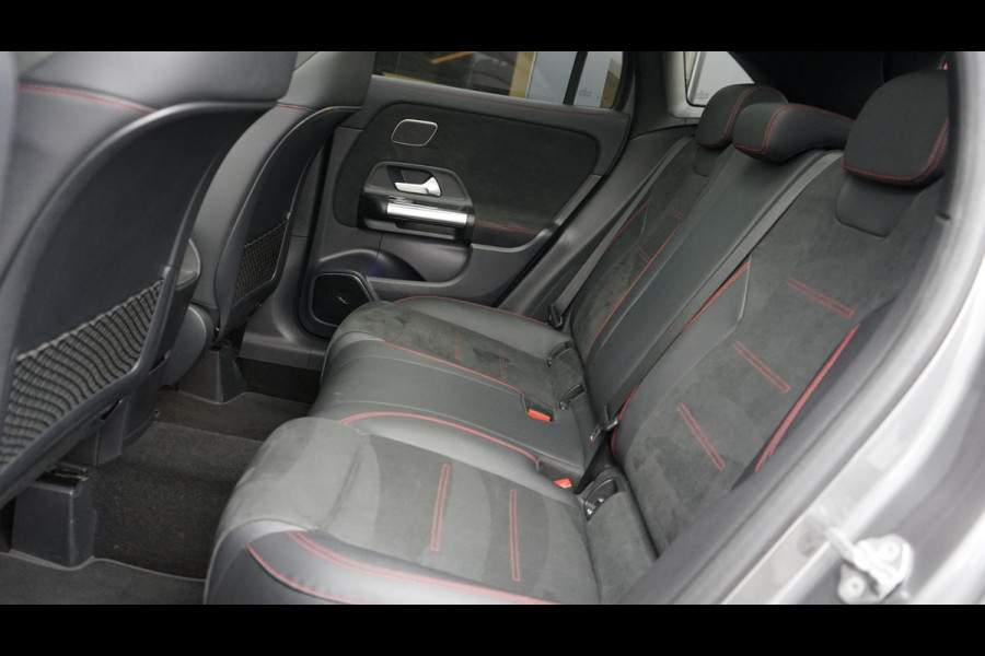Mercedes-Benz GLA 250 4MATIC AMG NIGHT AUTOMAAT-360 CAMERA-AMBIANCE-BURMESTER-KEYLESS-NAVIGATIE-PANO-WINTER-Etc.