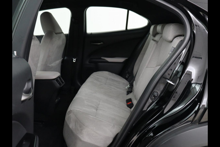 Lexus UX 300e 54 kWh | Alcantara | Adaptive cruise | Carplay | Full LED | Elektrische stoelen | Climate control | Bluetooth | DAB