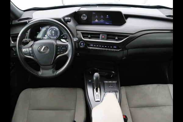 Lexus UX 300e 54 kWh | Alcantara | Adaptive cruise | Carplay | Full LED | Elektrische stoelen | Climate control | Bluetooth | DAB