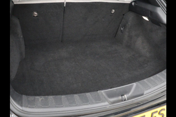 Lexus UX 300e 54 kWh | Alcantara | Adaptive cruise | Carplay | Full LED | Elektrische stoelen | Climate control | Bluetooth | DAB