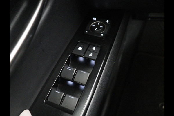 Lexus UX 300e 54 kWh | Alcantara | Adaptive cruise | Carplay | Full LED | Elektrische stoelen | Climate control | Bluetooth | DAB