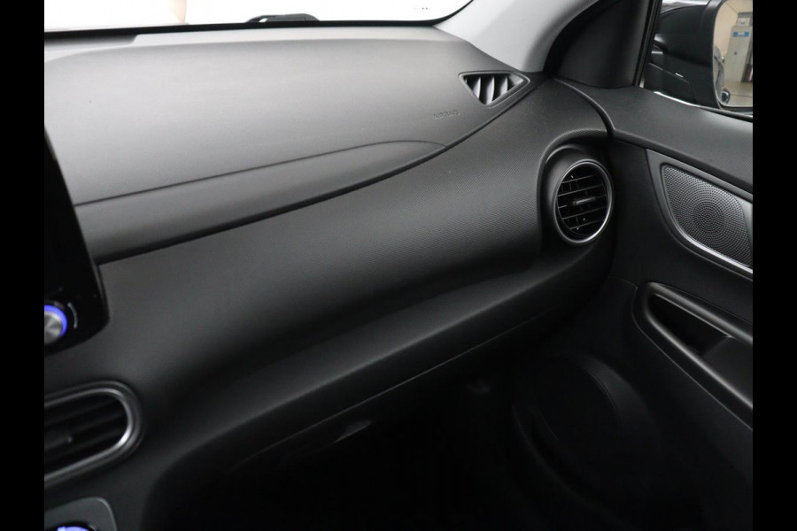 Hyundai Kona EV Fashion 64 kWh | SOH 100% | 3 Fase | Head-Up | Camera | Adaptive cruise | Krell Audio | Wamtepomp | Carplay | Navigatie | Bluetooth