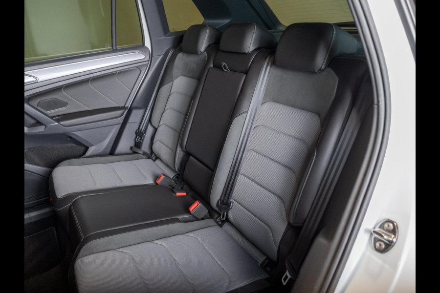 Volkswagen Tiguan 2.0 TSI 4Motion Highline / 180pk / R-Line / Achteruitrijcamera / Cruise / Navigatie / Apple Carplay