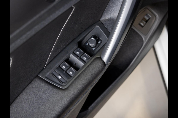 Volkswagen Tiguan 2.0 TSI 4Motion Highline / 180pk / R-Line / Achteruitrijcamera / Cruise / Navigatie / Apple Carplay