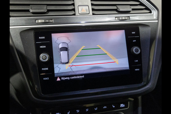 Volkswagen Tiguan 2.0 TSI 4Motion Highline / 180pk / R-Line / Achteruitrijcamera / Cruise / Navigatie / Apple Carplay