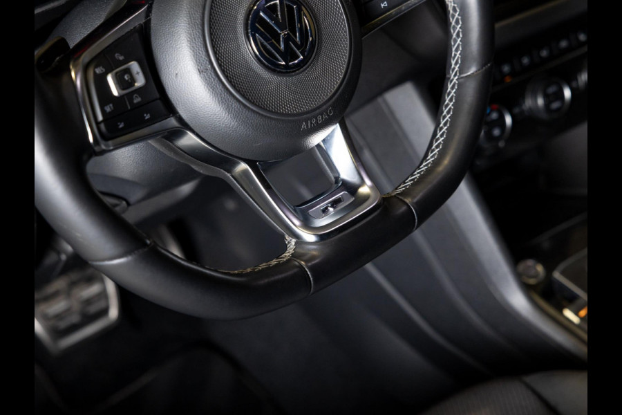 Volkswagen Tiguan 2.0 TSI 4Motion Highline / 180pk / R-Line / Achteruitrijcamera / Cruise / Navigatie / Apple Carplay