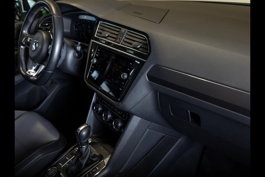 Volkswagen Tiguan 2.0 TSI 4Motion Highline / 180pk / R-Line / Achteruitrijcamera / Cruise / Navigatie / Apple Carplay