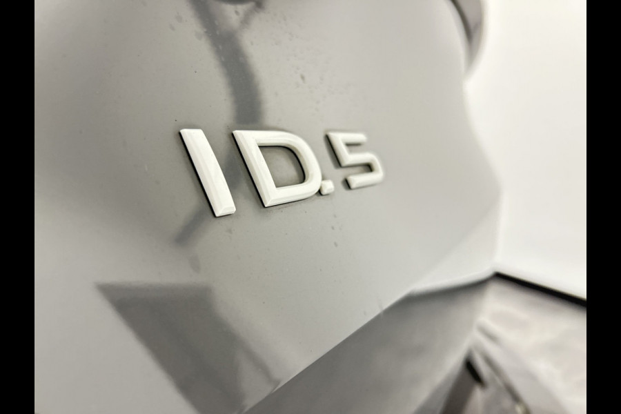 Volkswagen ID.5 Pro 77 kWh | parkeersensor | leder dashboard Soh (bSatterijcheck) Waarde 92,4 %