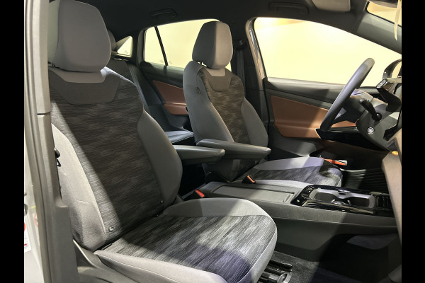 Volkswagen ID.5 Pro 77 kWh | parkeersensor | leder dashboard Soh (bSatterijcheck) Waarde 92,4 %