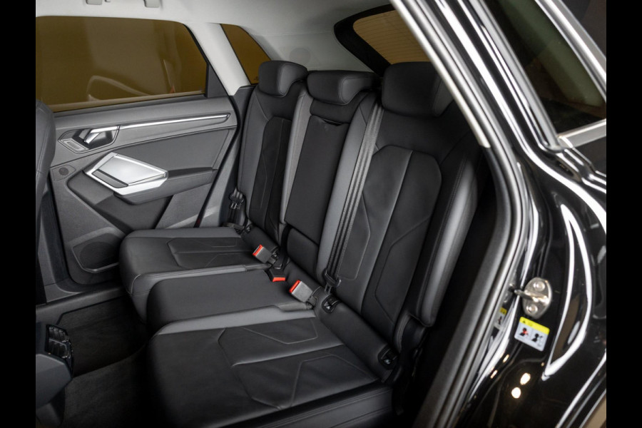 Audi Q3 35 TFSI S-line / 150pk/ Leer / Cruise / Airco / Stoelverwarming / Navigatie