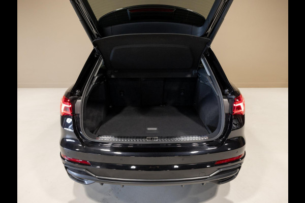 Audi Q3 35 TFSI S-line / 150pk/ Leer / Cruise / Airco / Stoelverwarming / Navigatie