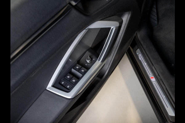 Audi Q3 35 TFSI S-line / 150pk/ Leer / Cruise / Airco / Stoelverwarming / Navigatie