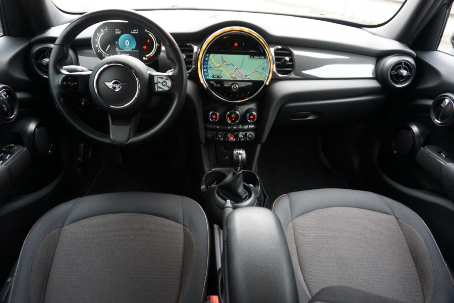 MINI Mini 1.5 One Essential LED/GR. NAVI/1e EIGENAAR.