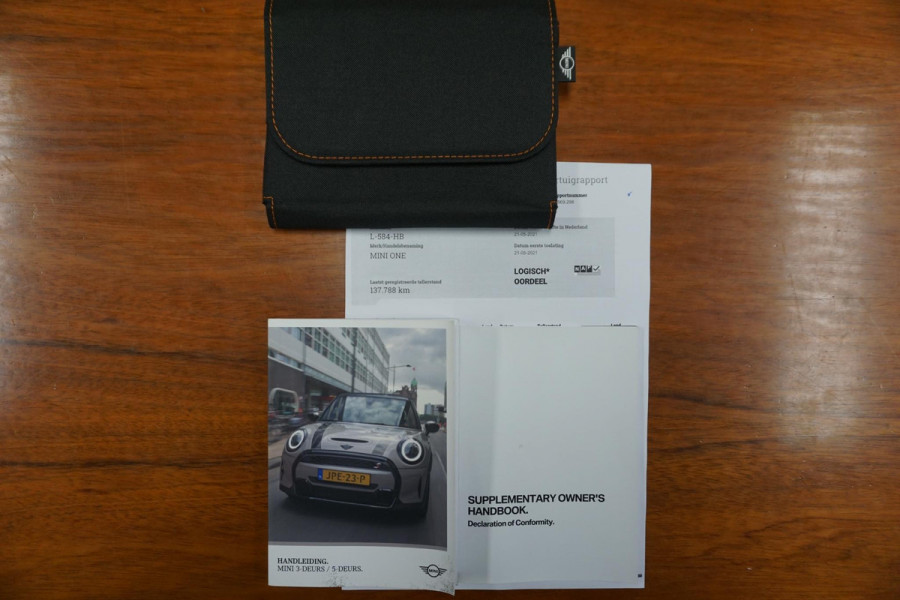 MINI Mini 1.5 One Essential LED/GR. NAVI/1e EIGENAAR.