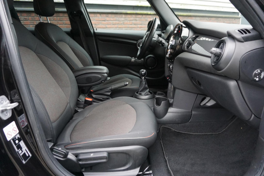 MINI Mini 1.5 One Essential LED/GR. NAVI/1e EIGENAAR.