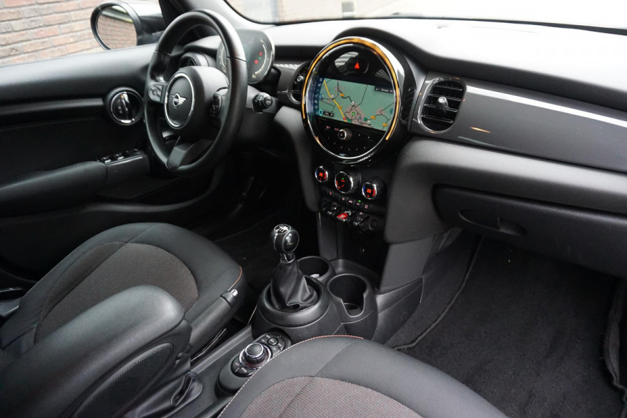 MINI Mini 1.5 One Essential LED/GR. NAVI/1e EIGENAAR.