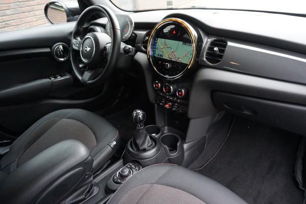 MINI Mini 1.5 One Essential LED/GR. NAVI/1e EIGENAAR.