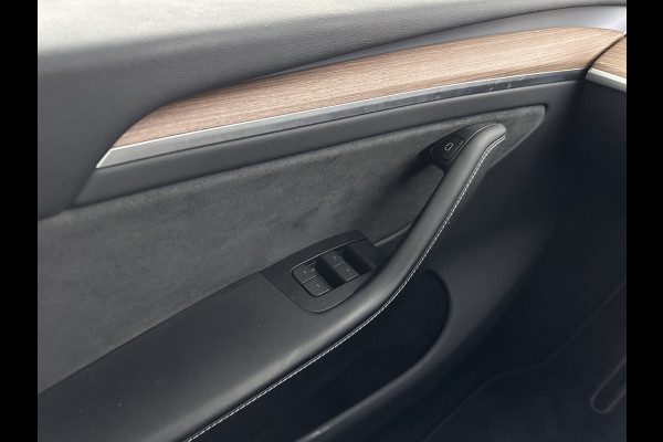 Tesla Model Y RWD 58 kWh [ 3-Fase-11kW ] {SOH-93%} (INCL-BTW) Aut. *HEATPUMP | PANO | LEATHER | AUTO-PILOT | NAVI-FULLMAP | MATRIX-LED | KEYLESS | CAMERA | DAB+ | HEATED-COMFORTSEATS | PRIVACYGLASS | TOPVIEW | 19''ALU*